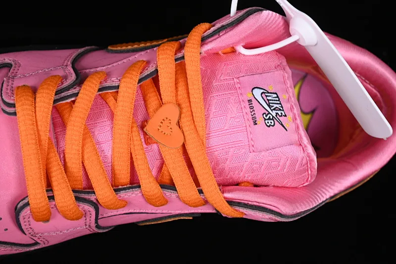 All Categories Nk SB Dunk Series Nk SB Dunk Low Low-top sneakers F version The Powerpuff Girls x Nk SB Dunk Low Powerpuff Girls joint model Low-top casual sneakers FD2631-600